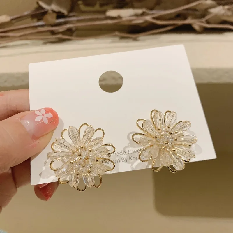 

VSnow Trendy Crystal Oversize White Flower Dangle Earring for Women Femme Temperament Metal Hollow Earring Jewelry Pendientes