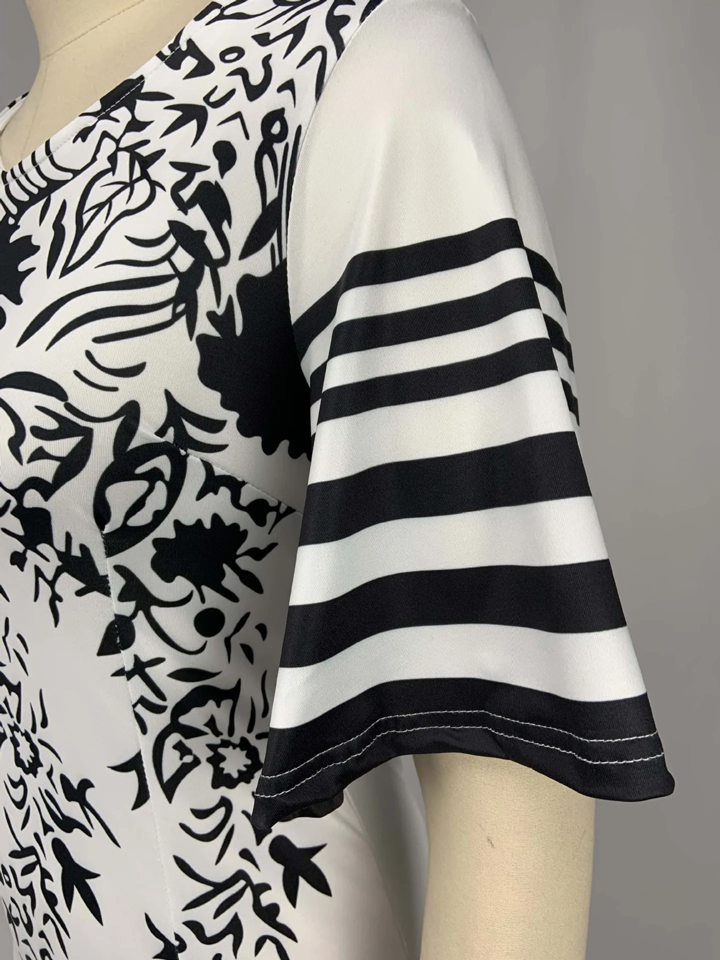 

Horn Five-Point Sleeve Dress Large Size Women's V-Neck Print Stitching Fashion Temperament Bag Hip Fishtail Long Skirt 2021 New