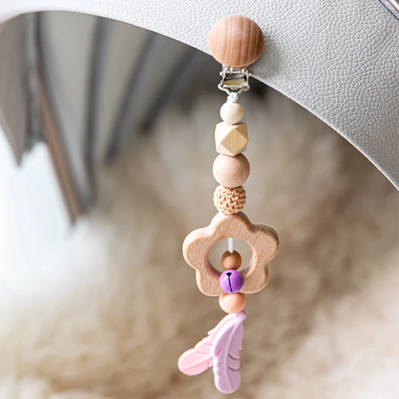 

1pc Baby Teether Wooden Animal Star Mobile Holder Teething Pendant Wooden Gym Rodent Music Rattle Silicone Beads Stroller chains