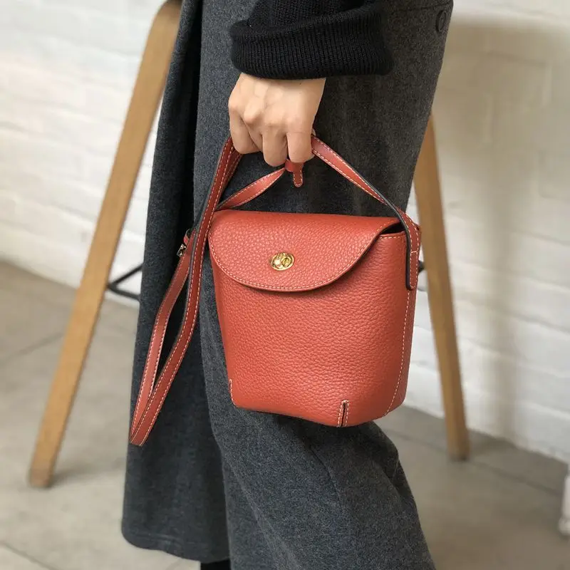 Сумка через плечо из натуральной телячьей кожи |