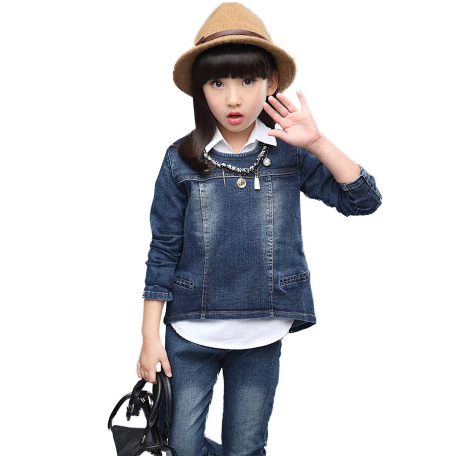 Детский джинсовый костюм из трех предметов куртка с открытой спиной джинсы и