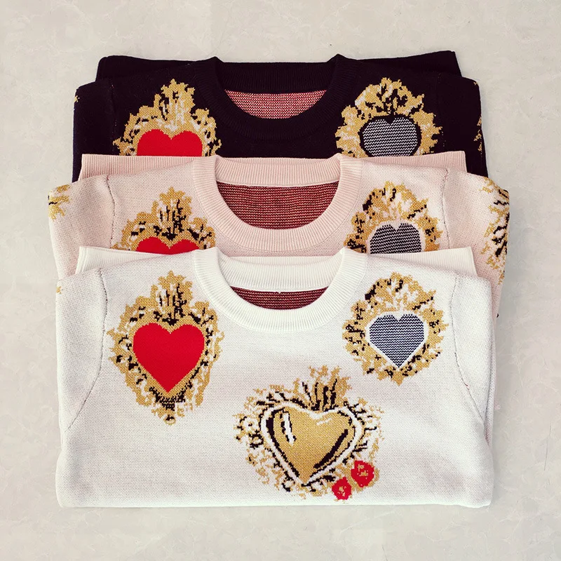 Женский осенне-зимний трикотажный свитер с рисунком сердечек | Женская одежда