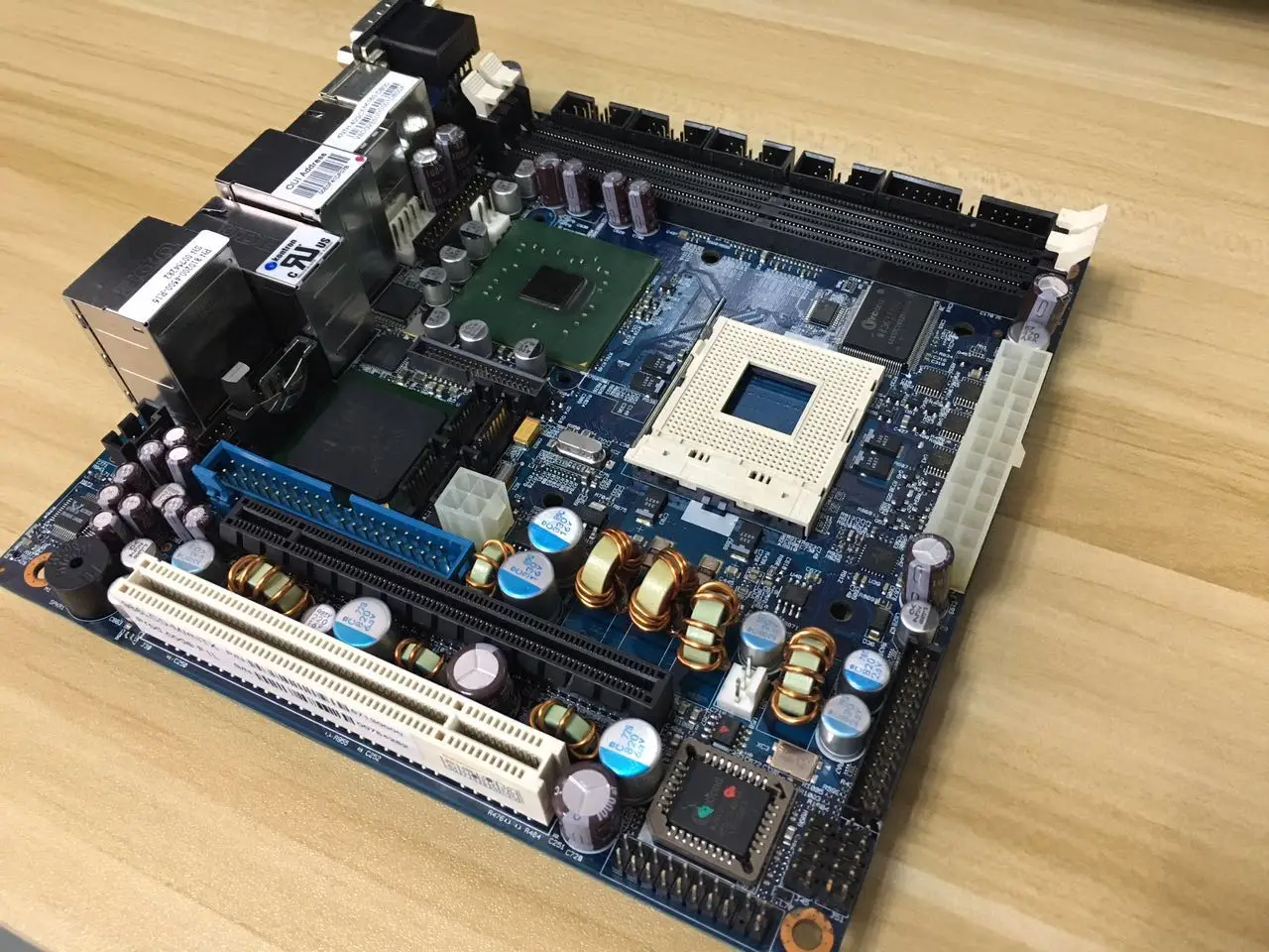 986LCD-M/mITX | Кабели и адаптеры для ПК