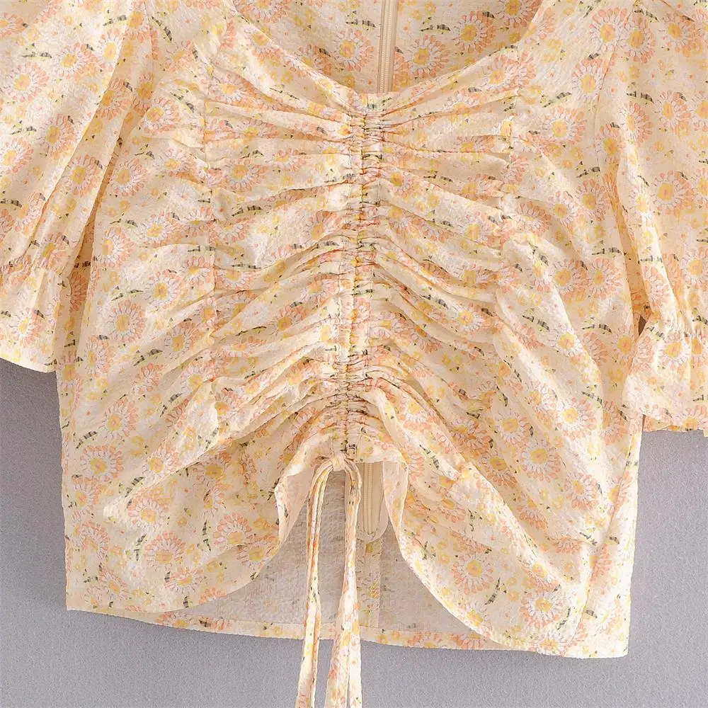

2020 summer new women's body slimming casual wild daisy printed bubble sleeve drawstring pleated shirt