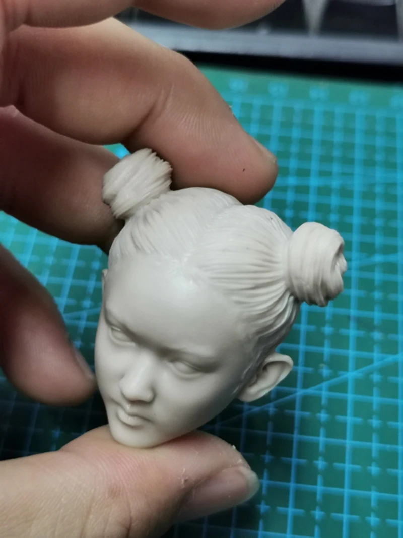 Неокрашенная модель головы для молодых девушек в масштабе 1/6 с двумя булочками