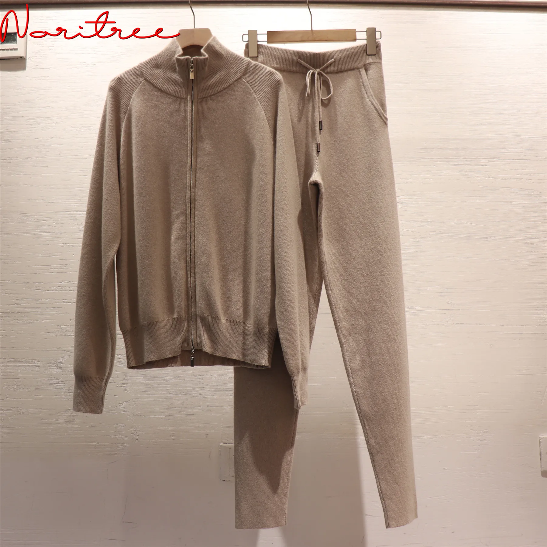 

Sample Women's Two Pieces 45% Cashmere + 30% Wool Suits Female Turtleneck Warm Mink Cashmere Knit Tops + Wool Pant Sets