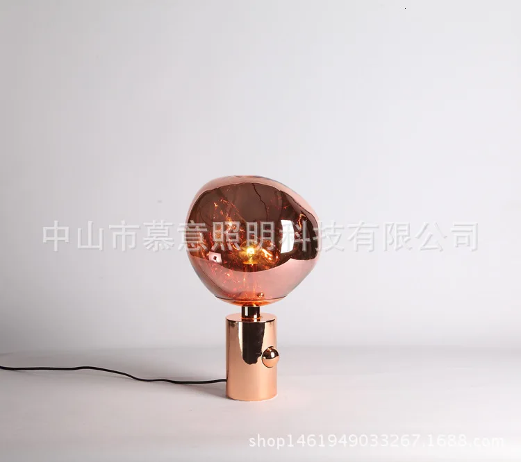 Скандинавские современные минималистичные настольные лампы для гостиной белый