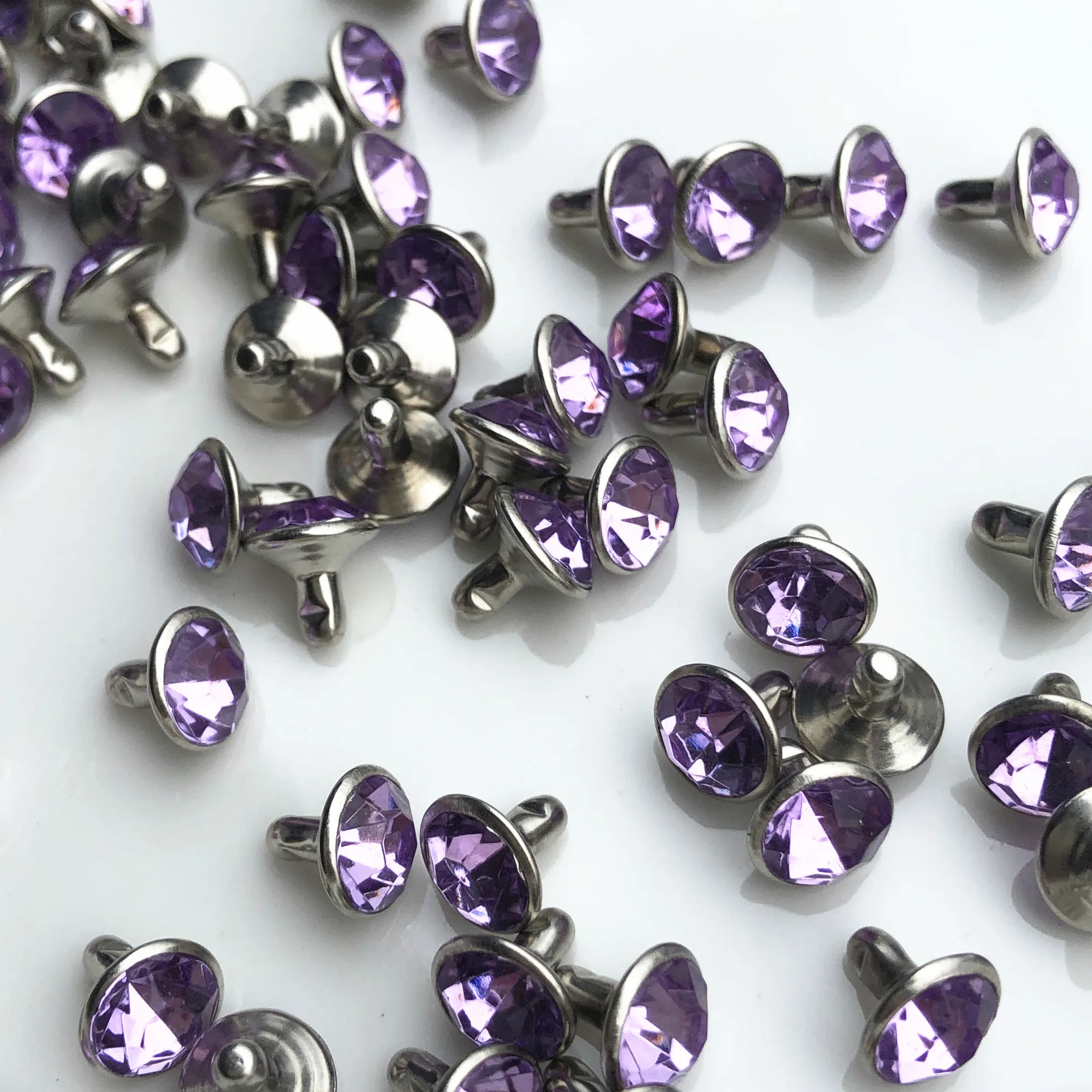 Новинка 100 наборы 8 мм акриловые светильник фиолетовые кристаллы заклепки из