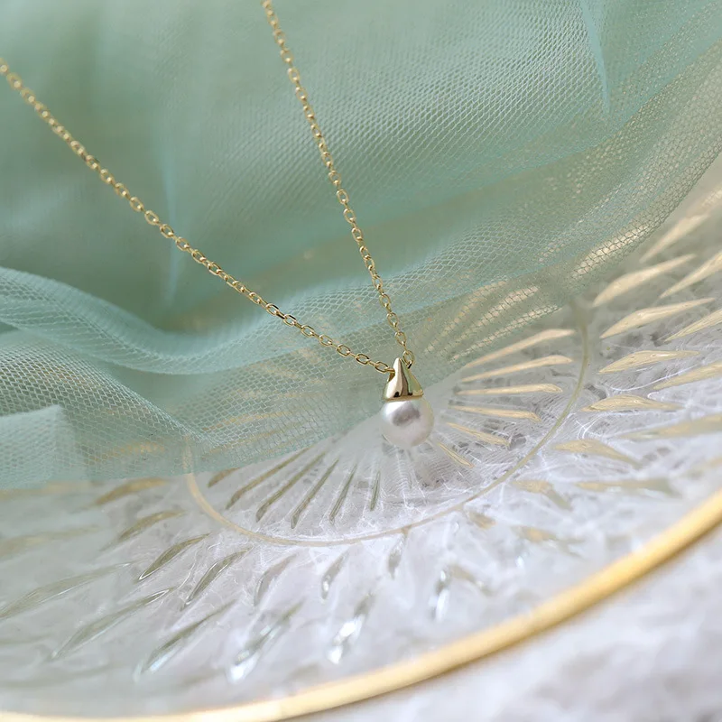 

Classic Female White Pearl Pendant Necklace Dainty Gold Color Chain Necklace Cute Bride Long Wedding Necklaces For Women