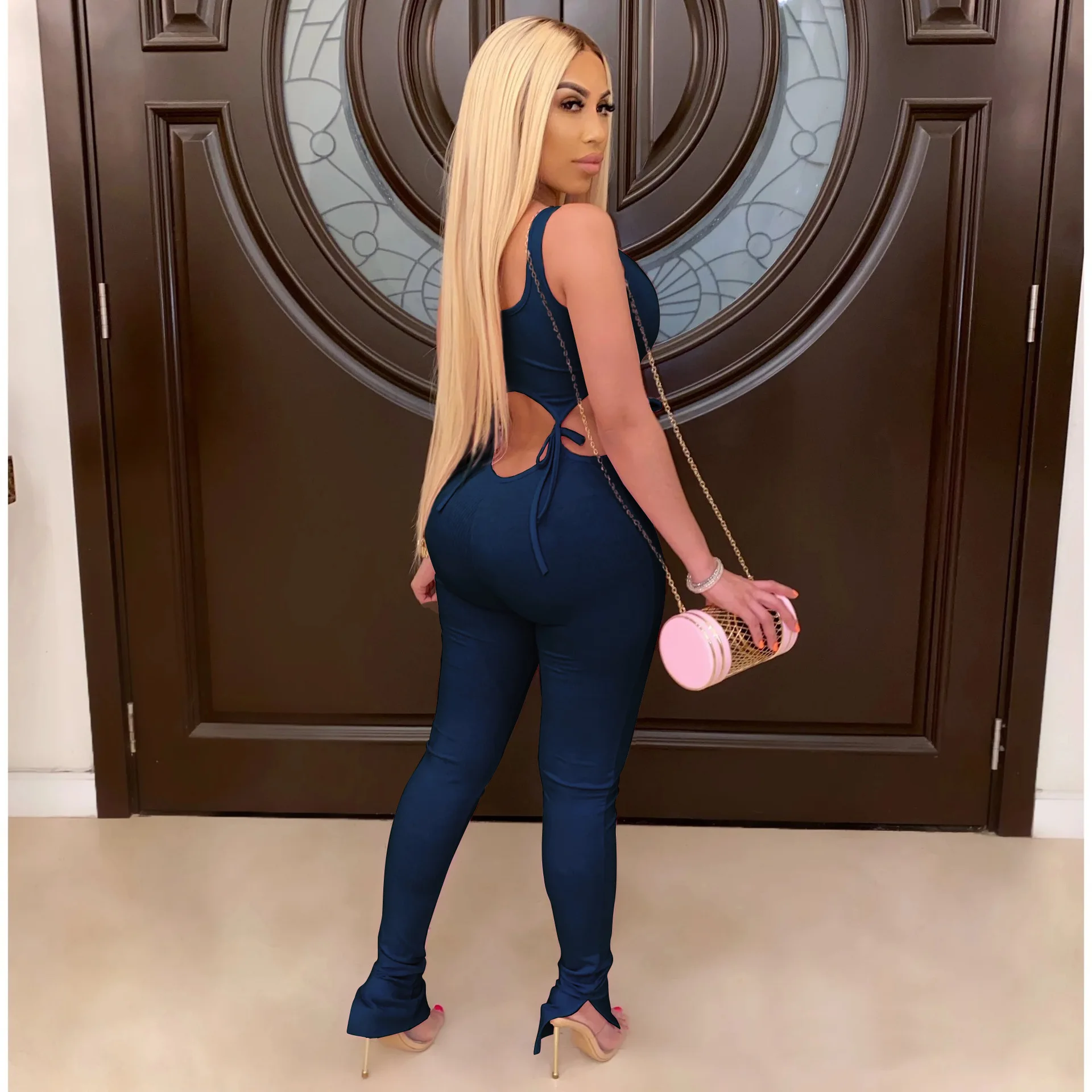 Женский трикотажный комбинезон в рубчик на шнуровке летний сексуальный