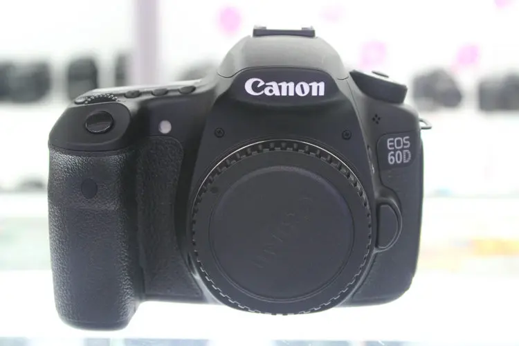 Б/у цифровая зеркальная камера Canon EOS 60D 18 МП CMOS с объективом 18-55 мм f/3 5-5 6 IS II SLR |