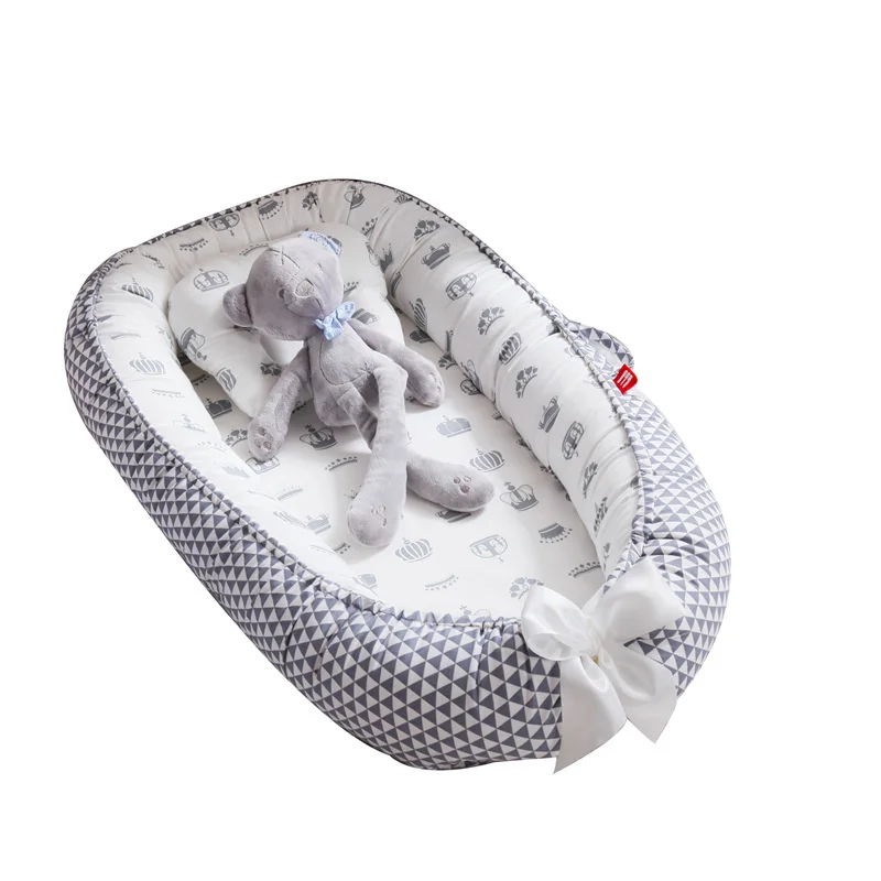 

Outdoor Bassinet Baby Cot Fence Lounger Removable Foldable Newborn Sleeping Nest Bed with Pillow
