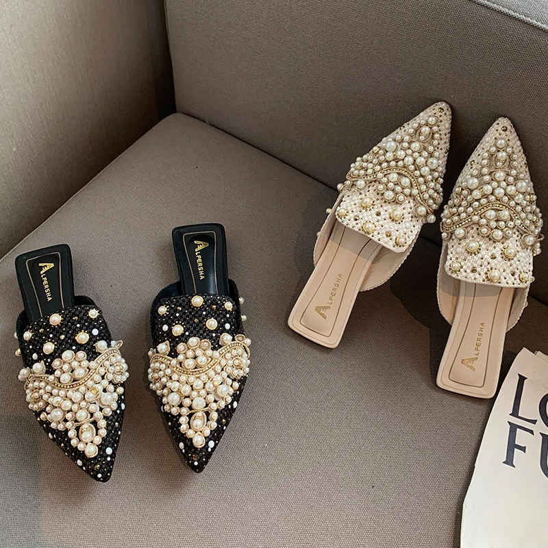 

2022 Chic Pearl Embellished Mules Slippers Pointed Toe Fashion Slides Rhinestone Loafers Slip On Ladies Wedding Party Shoes New