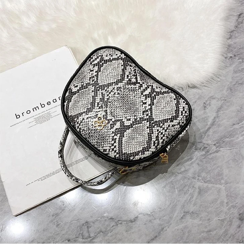 Сумка с принтом под змеиную кожу полумесяц кожаные винтажные сумки через плечо