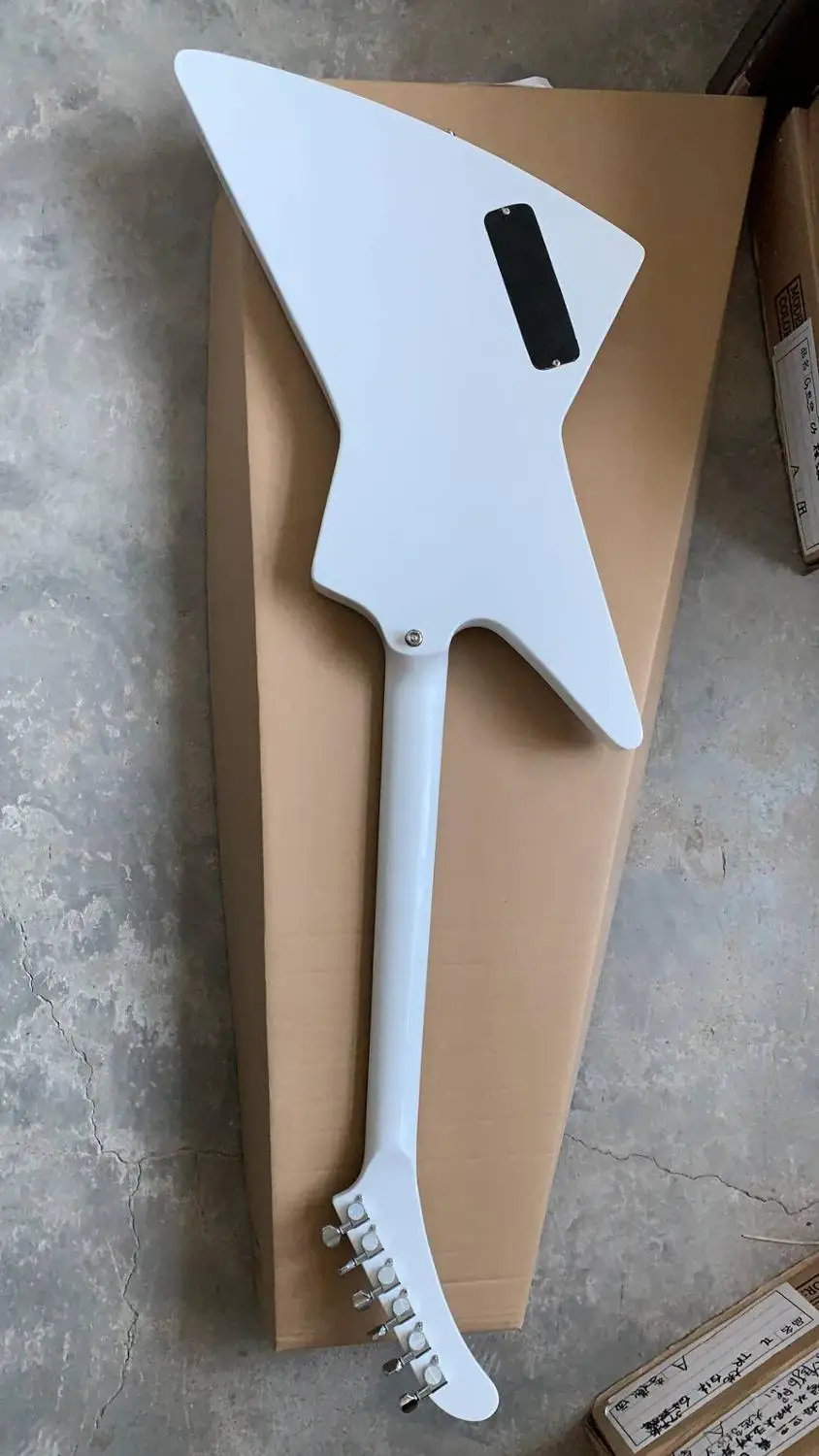 Гитара Custom Shop Cnbald гитара Explorer в белом 181217