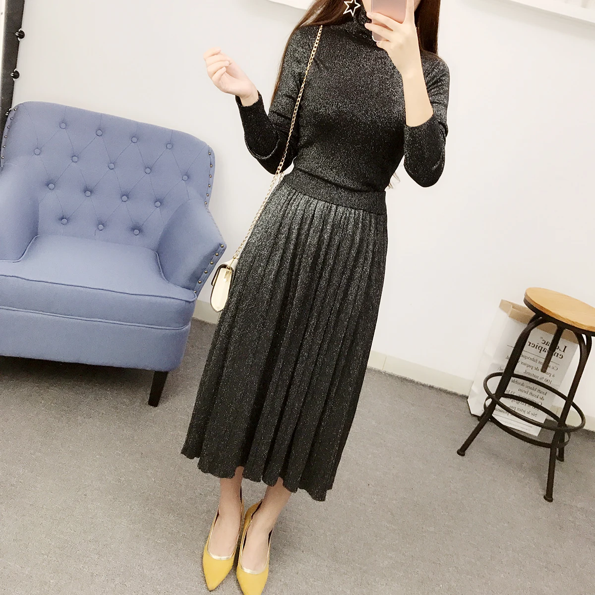 Комплект со свитером Женский Яркий шелковый свитер с высоким воротником на осень