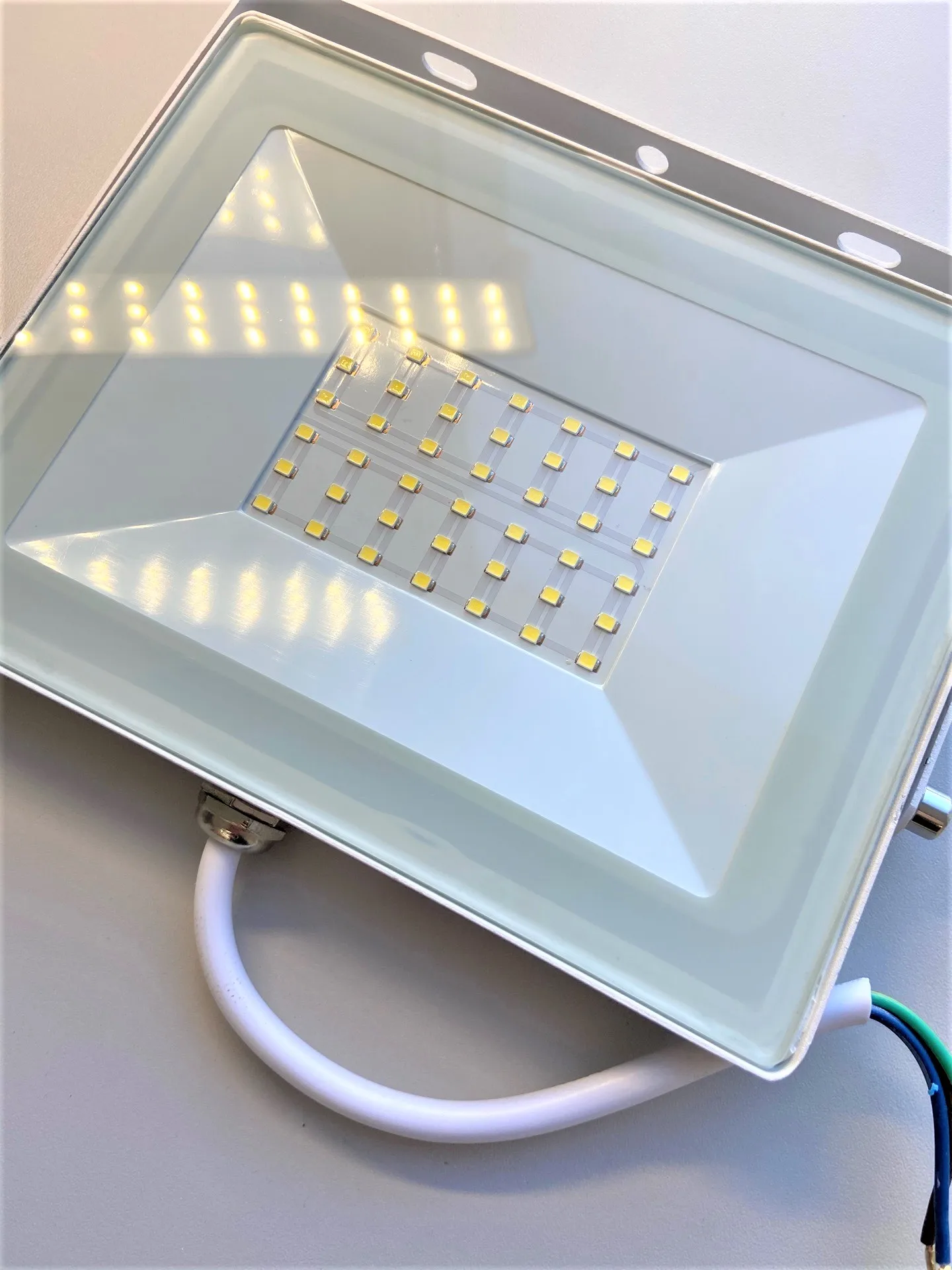 ПРОЖЕКТОР SOFFIT 50вт 6500K IP65 Oreol 20шт./к. |