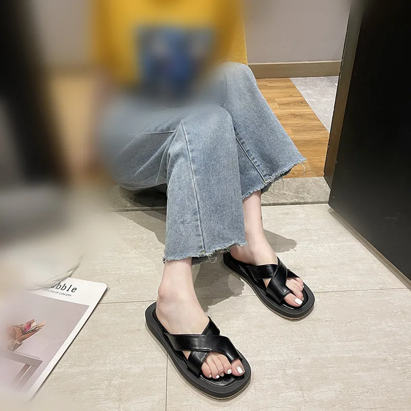 

Low Cross-Tied Shoes Woman 2021 Lady Slippers For Swimming Pool Luxury Slides Pantofle Platform Rubber Flip Flops Girl Beach Des