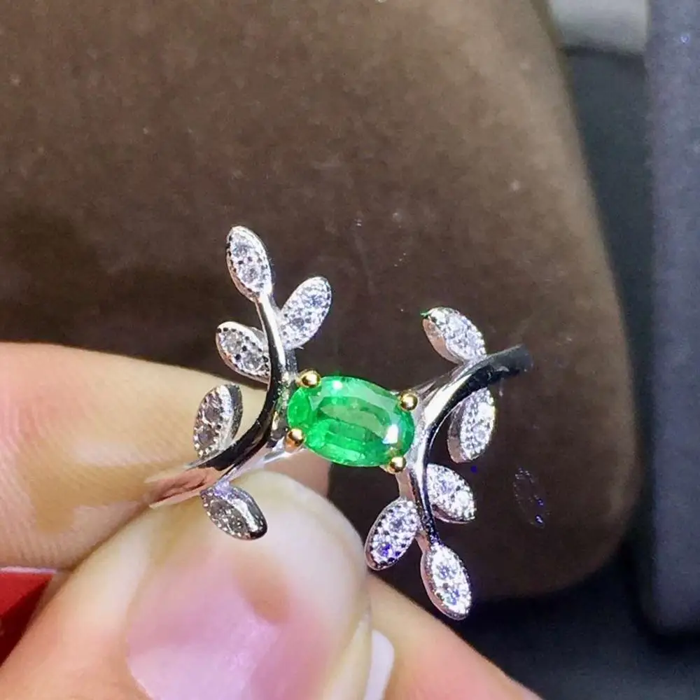 Женское кольцо с натуральным изумрудом из серебра 925 пробы | Украшения и