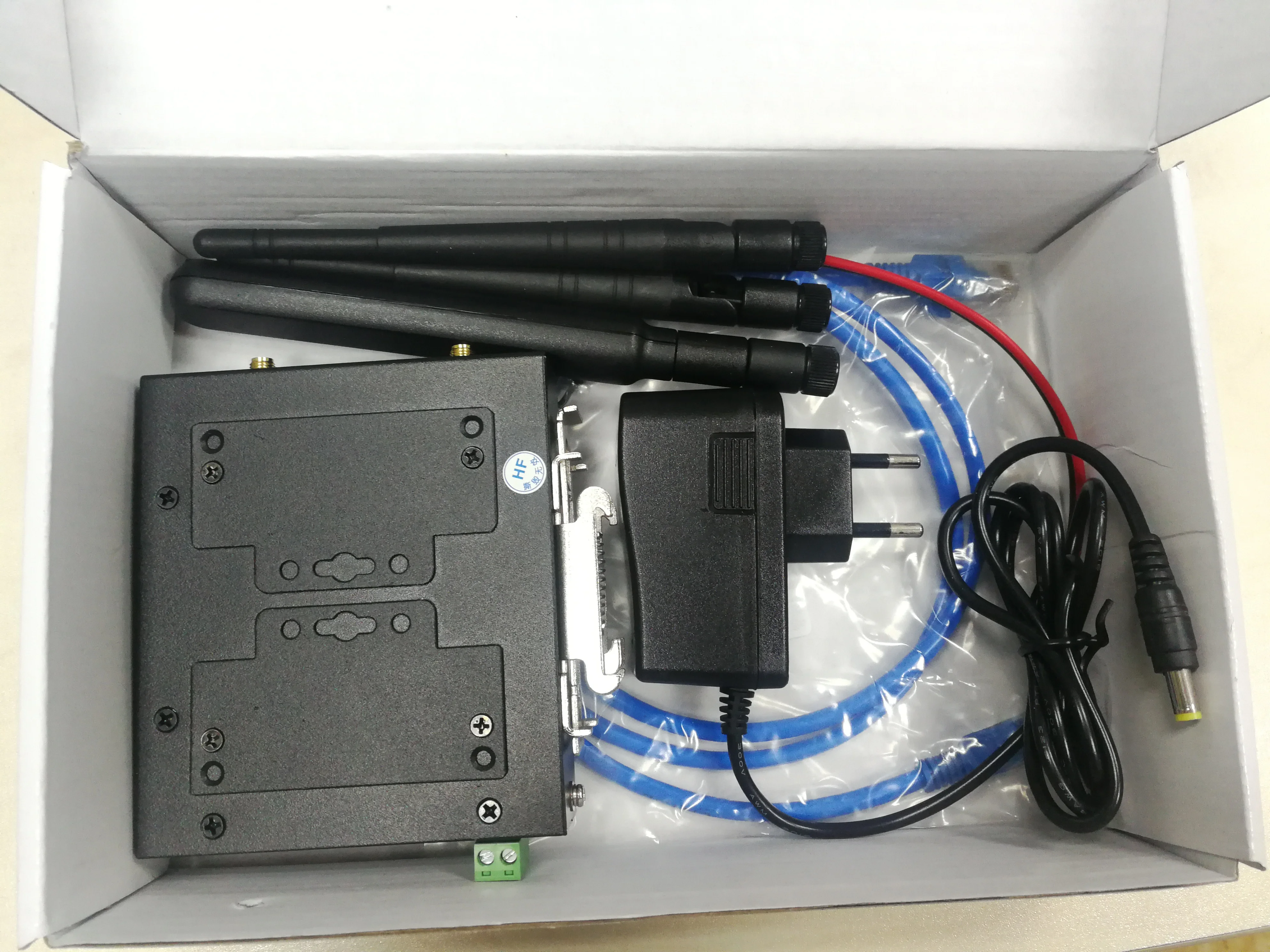Высокоскоростной четырехпортовый маршрутизатор HF HF8104 DIN Rail 4G двунаправленная