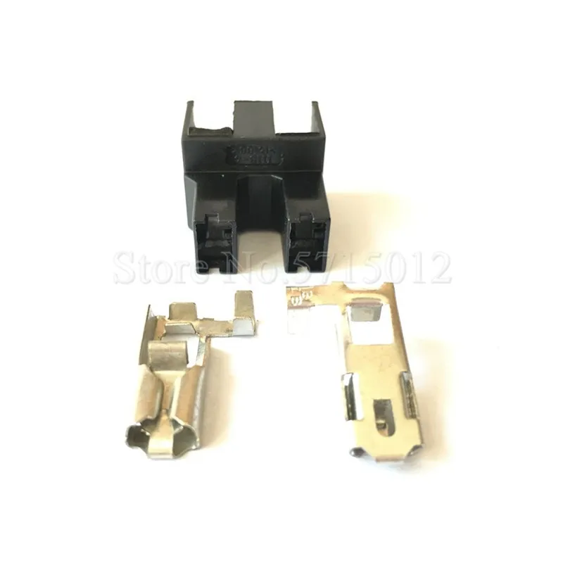 

2 Hole Gender Sleeve Connector HID Automotive Plug Car Busses Coupler Connector