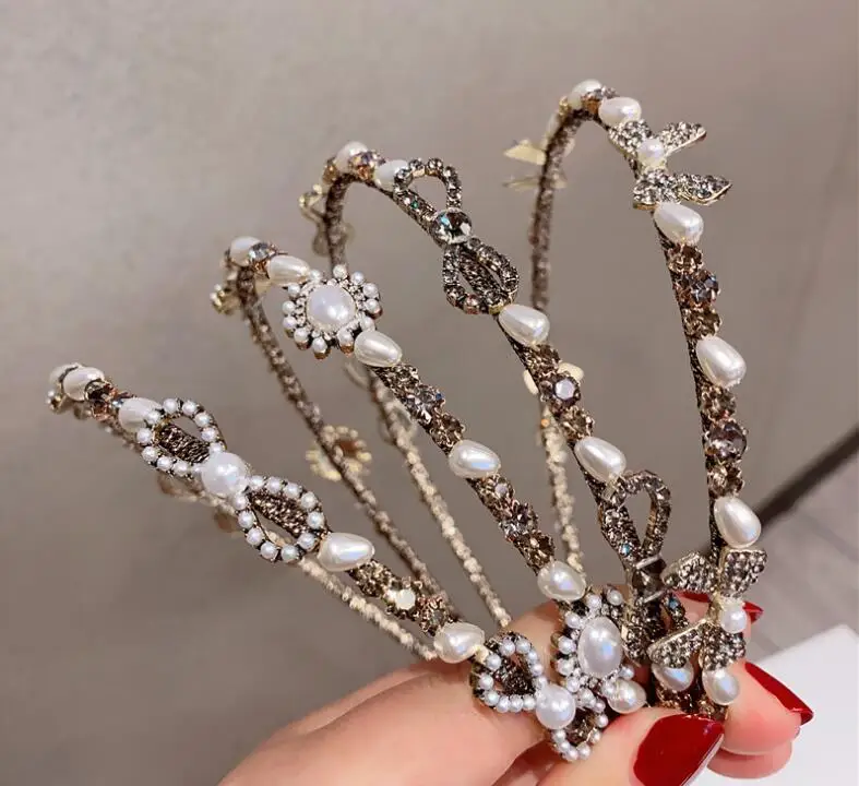 

Elegant ladies Pearl Rhinestone HairBand Korean Simple Bow Hair Hoop
