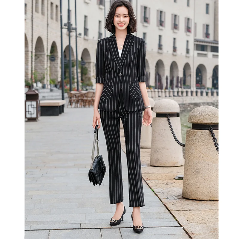 Женский облегающий блейзер в белую полоску черный деловой костюм большого