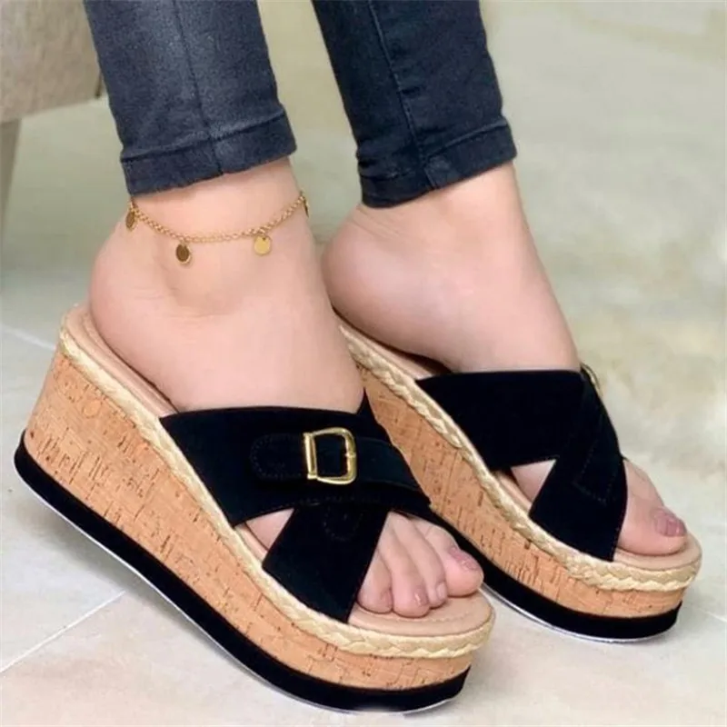 

Slope heel sandals and slippers female 2021 summer new fashion round head sponge cake belt buckle comfortable fish mouth sandals