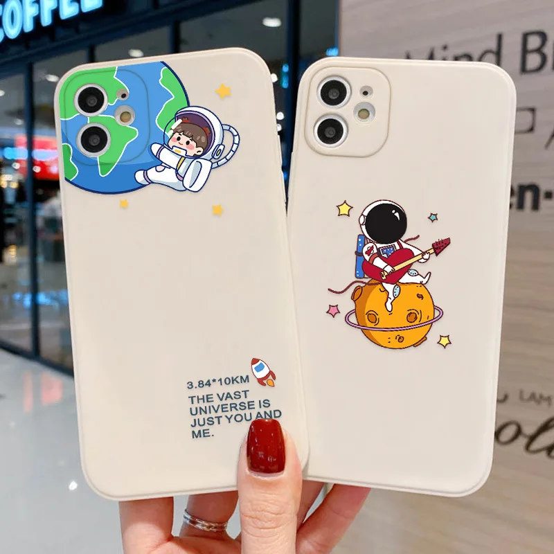

PUNQZY Cute Space Astronaut Shoulder Airplane Pilot Phone Case For iPhone 13 12 11 PRO MAX 8 7 Plus XR XS White Soft TPU Cover