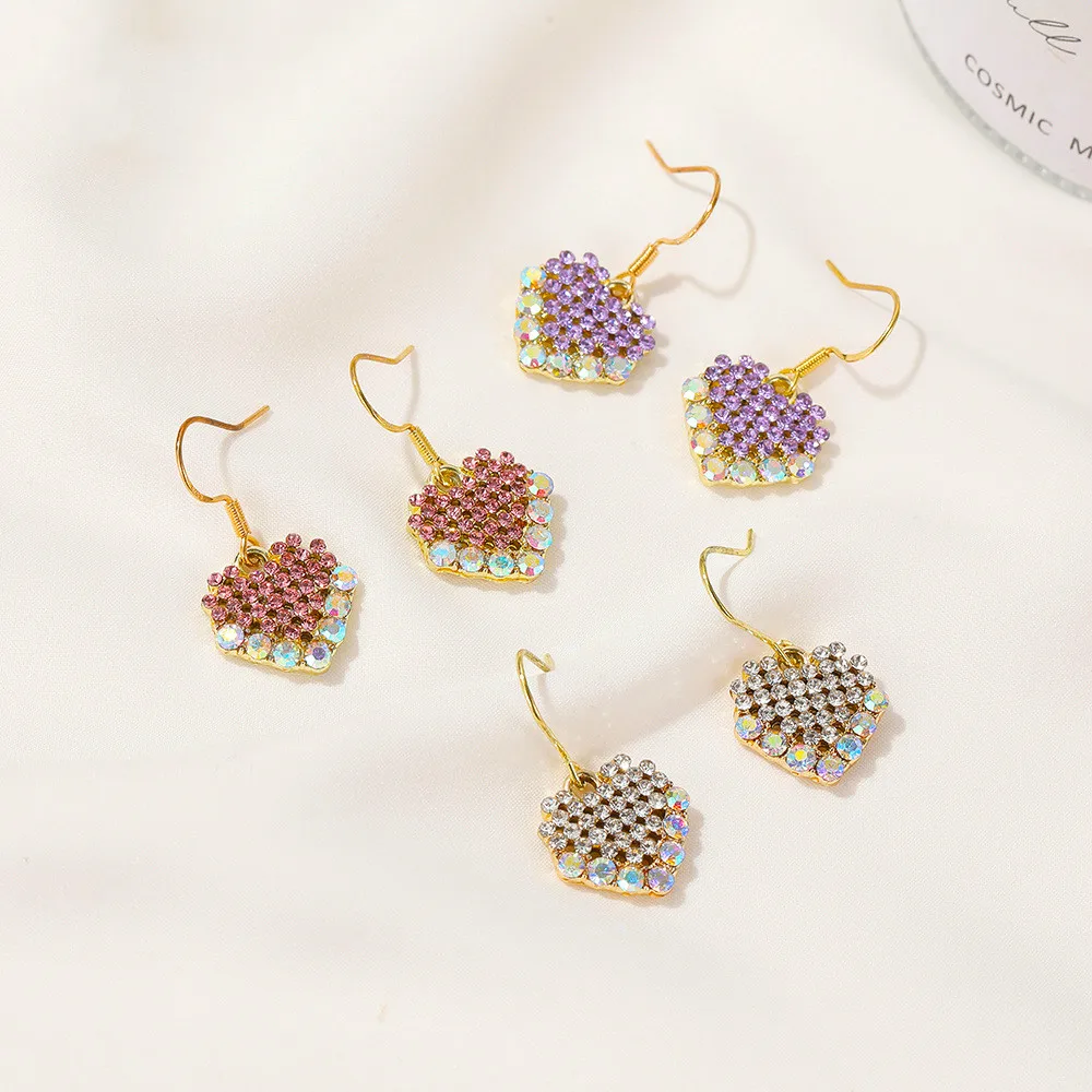 

Girl Earrings 2020 Fashion New Temperament Personality Love Net Red Super Flash Crystal White Earrings Ladies