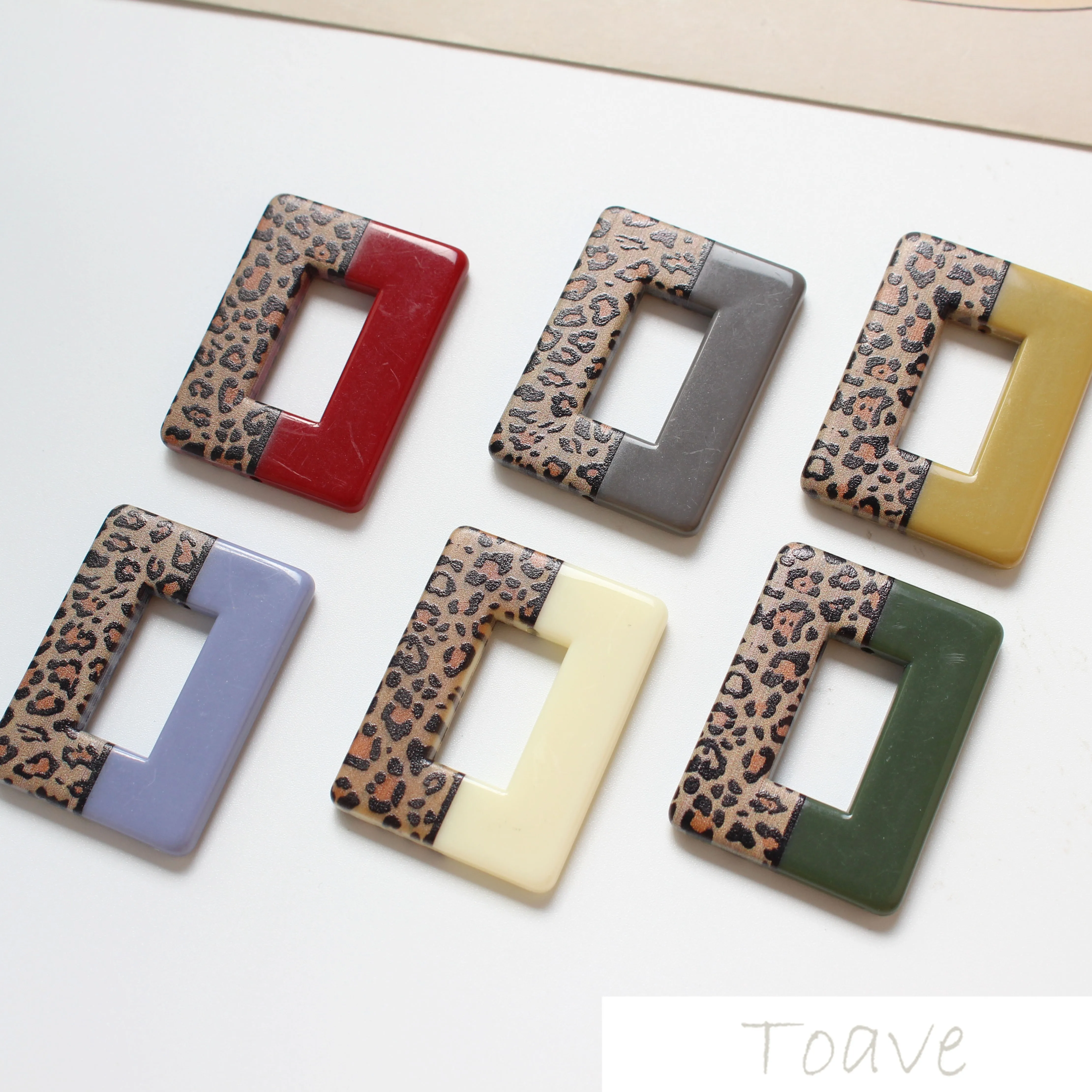 Осенние и зимние прямоугольные серьги с леопардовым принтом прямыми отверстиями