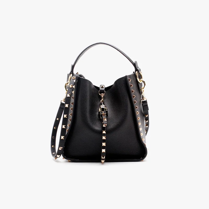 

Fashion rivet Handbag Women Soft Leather Tote Bag Luxury Brand Chains Shoulder Bag Female Luxury Handbags Women Bags Designer