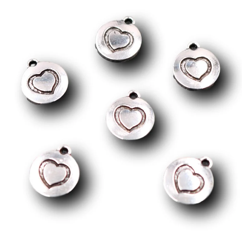 Рисунок 5 - посеребренные круглые мини-подвески в виде сердец