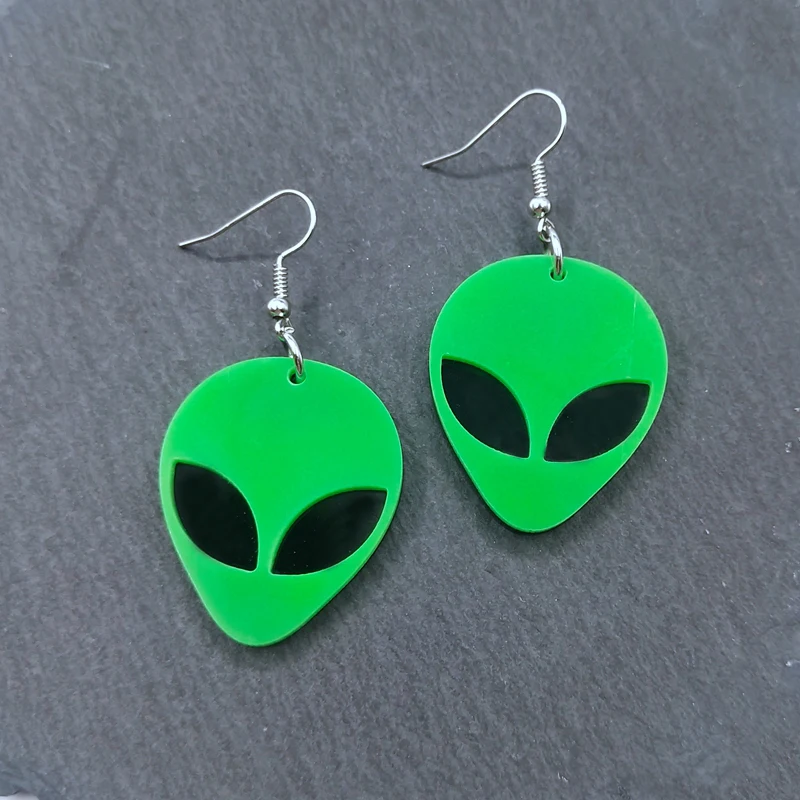 

Cartoon Acrylic Alien Vintage Statement Drop Earrings Green ET High Quality Fashion Earrings For Women 2020 Statement Bar Party