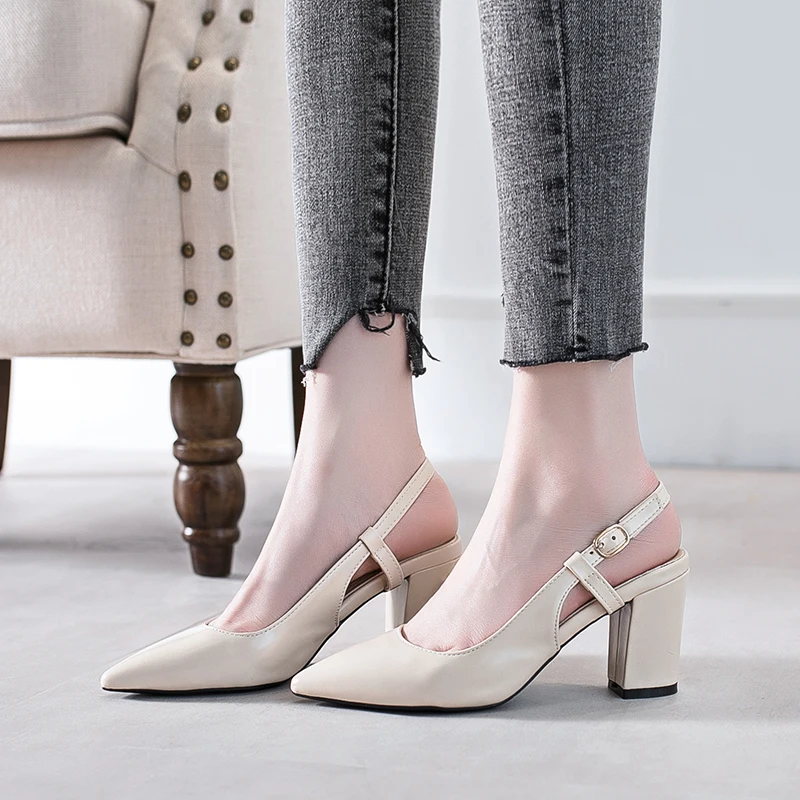 Женские босоножки на высоком каблуке с острым носком и ремешком пятке|Женские