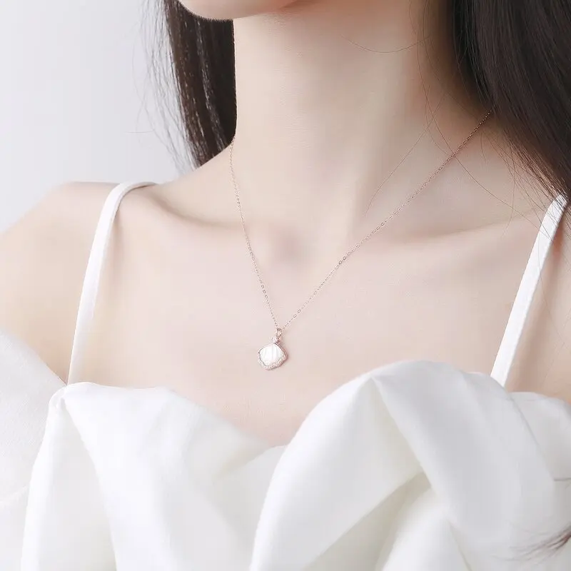 

Женское ожерелье из серебра S925 пробы, подвеска в виде ракушки с белой фритиларией на цепочке до ключиц, подарок для вечеринки