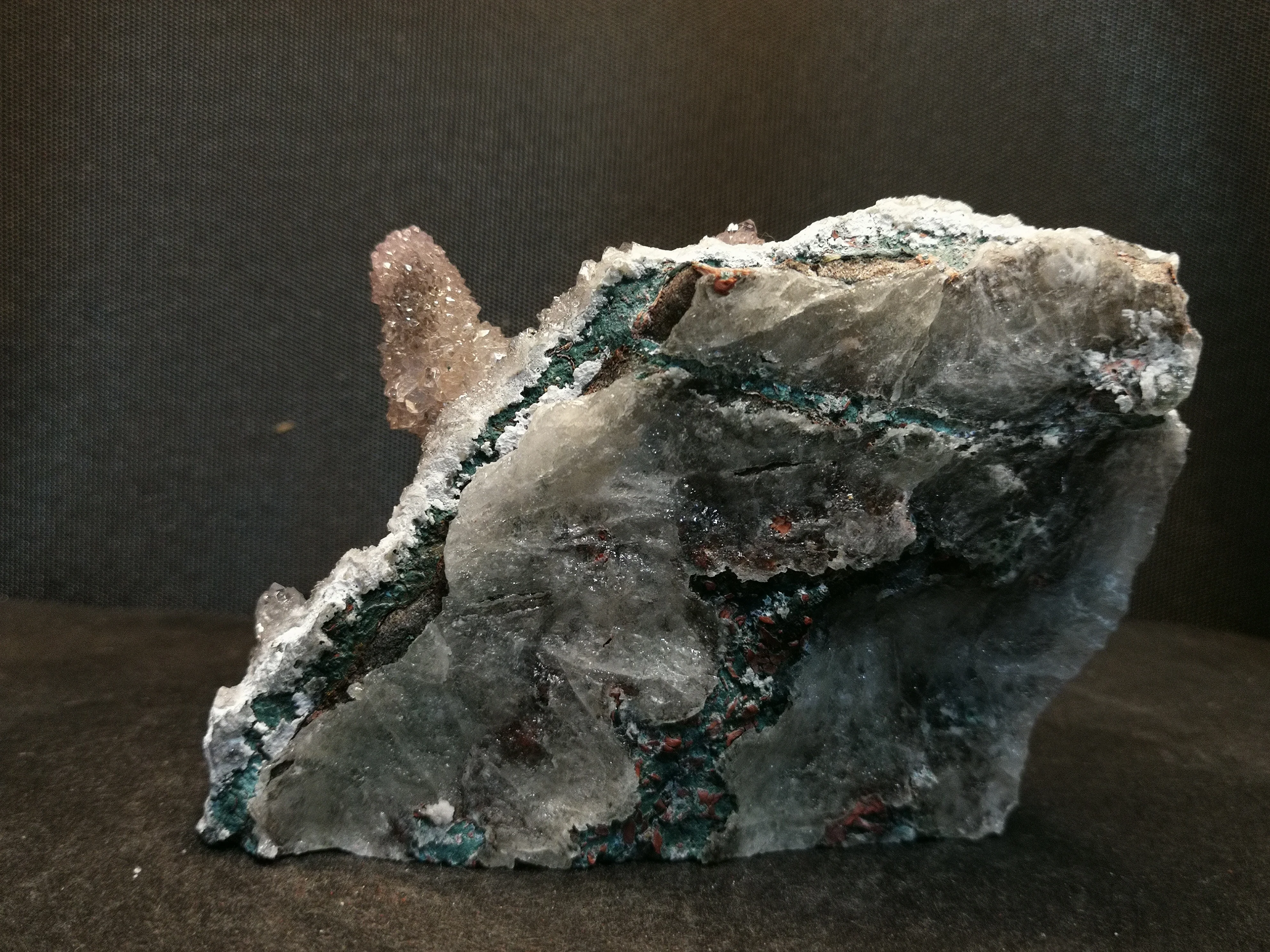 

185.4gNatural columnar opacification columnar crystal tooth mineral, crystal specimen