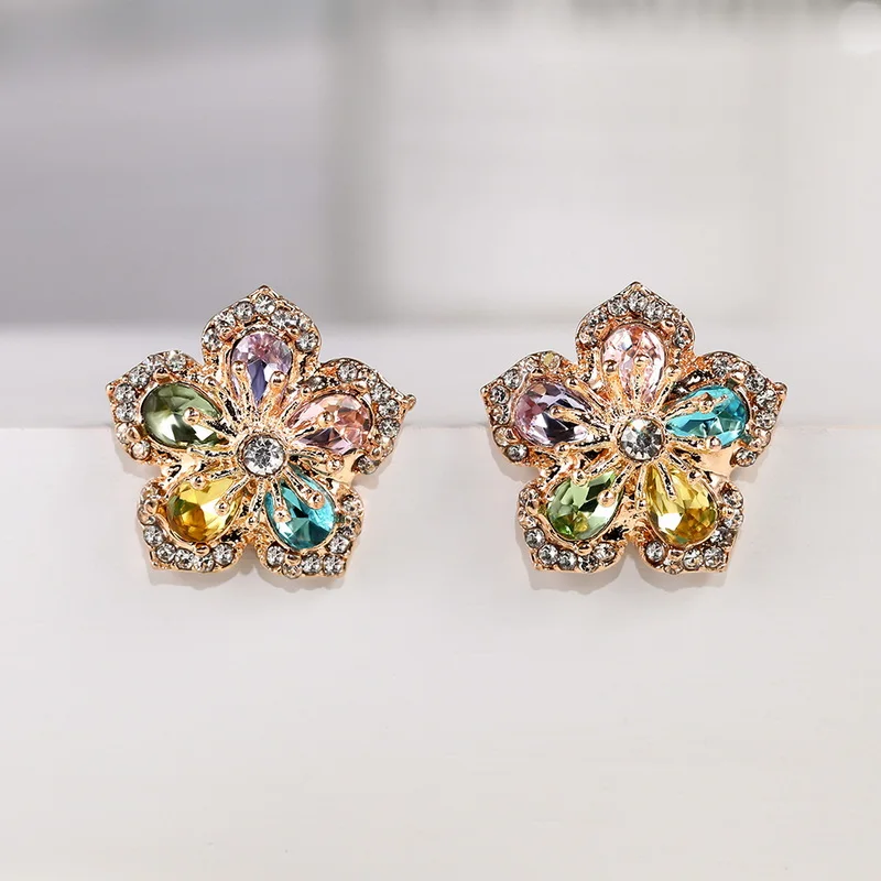 

New Korean Sweet Cute Flower Stud Earrings Women Temperament Geometric Shiny Zircon Snowflake Ear Studs Fashion Dainty Jewelry