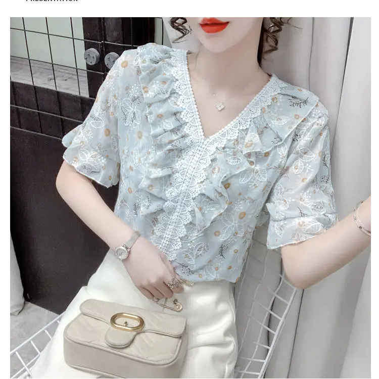

2021 summer new style French retro floral embroidery chiffon blouse lace V-neck lace stitching puff sleeve women
