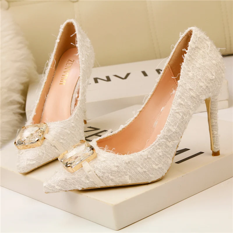 2019 г. Женские туфли-лодочки на высоком каблуке 10 см с блестящей пряжкой и