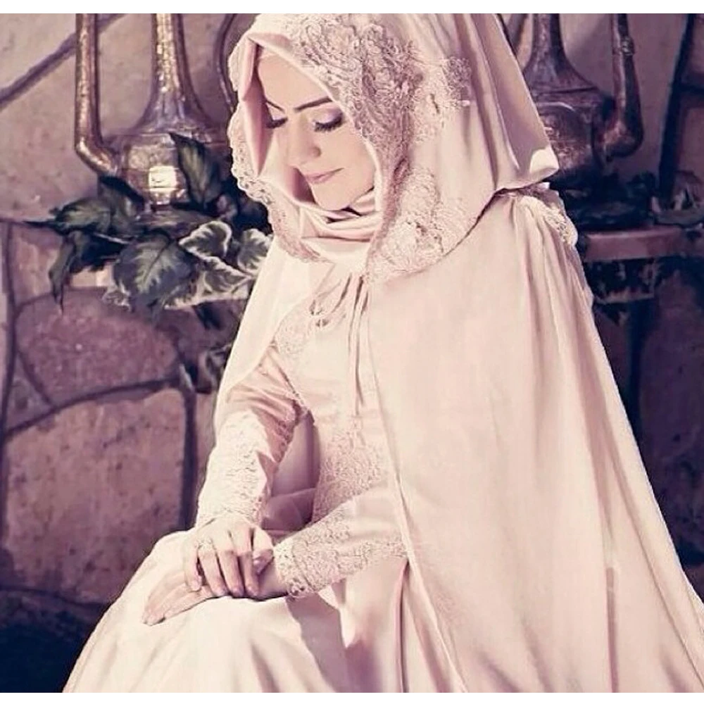 

2021 Arab Robe Wedding Cloak With Hood Appliques Lace Floor Length Dubai Islamic Kaftan Saudi Bridal Cape