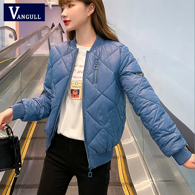 

Куртка женская блестящая короткая, с карманами и круглым вырезом, на молнии