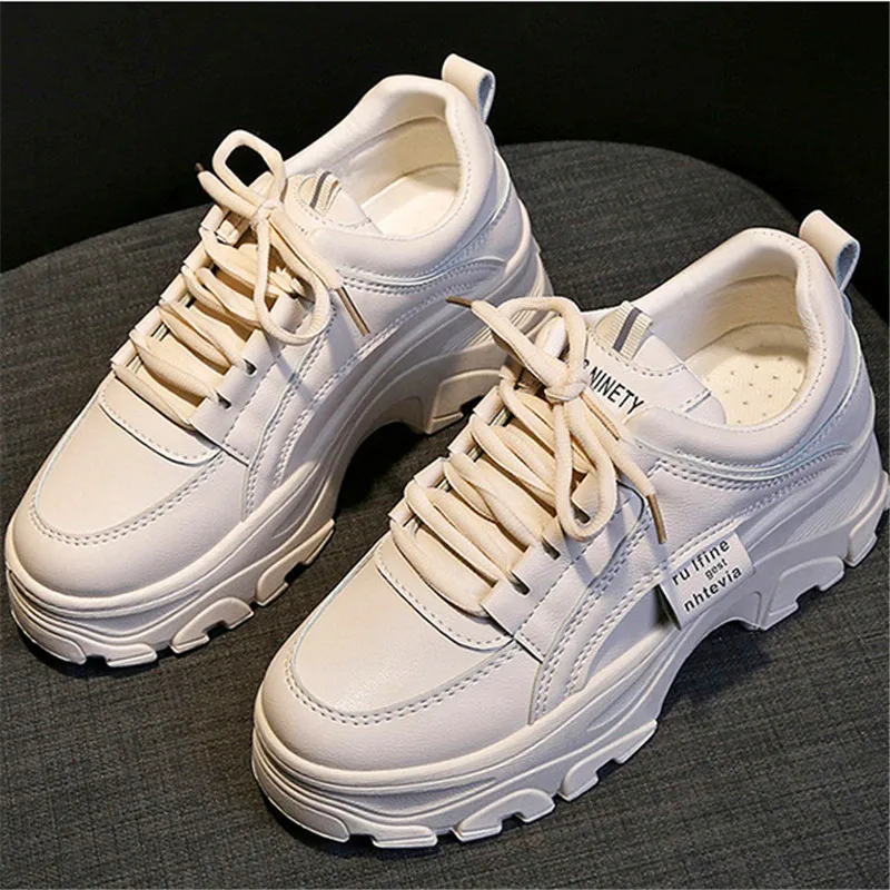 

2020 autumn and winter new female students wild breathable casual thick bottom increased women's shoes