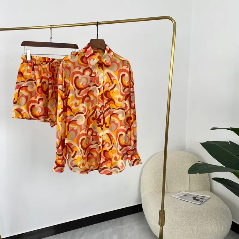 

High Quality Silk Suit New Summer Fashion Fire Color Floral Print Long Sleeve Blouse Women Shorts Set 2021