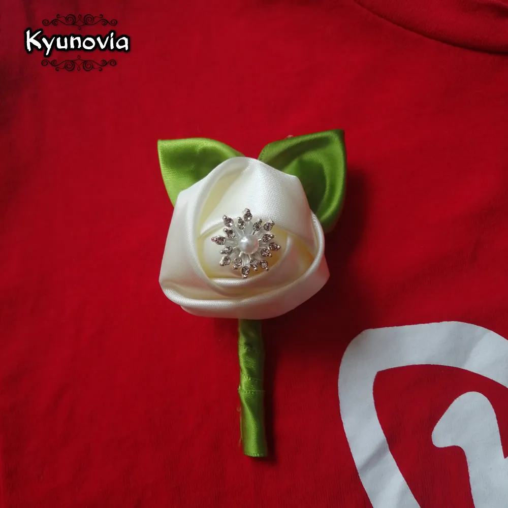 Бутоньерка Kyunovia с зелеными листьями Шелковая Роза Цветочная булавка кристаллами