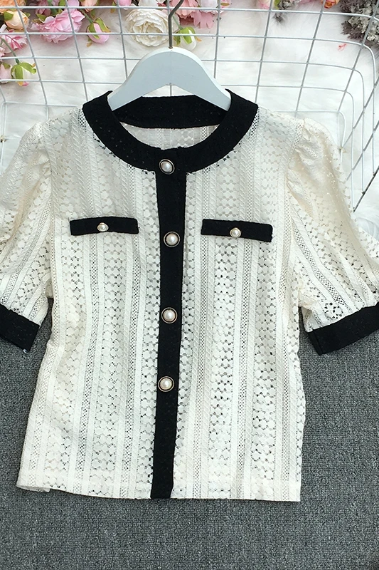 

2021 New Summer Women Vintage versatile O-neck puff sleeve Shirt hit color single breasted lace Shirt Top