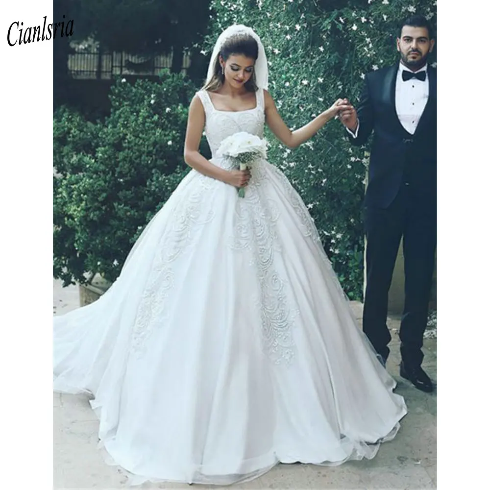 

Romantic Square Collar 3D Appliques Lace Dubai Saudi Arabic Ball Gown Wedding Dress Open Back Sleeveless Satin Bridal Gown