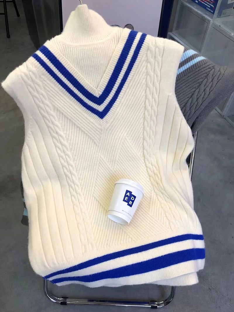 Женский жилет зимняя куртка в полоску с треугольным вырезом адербометным швом