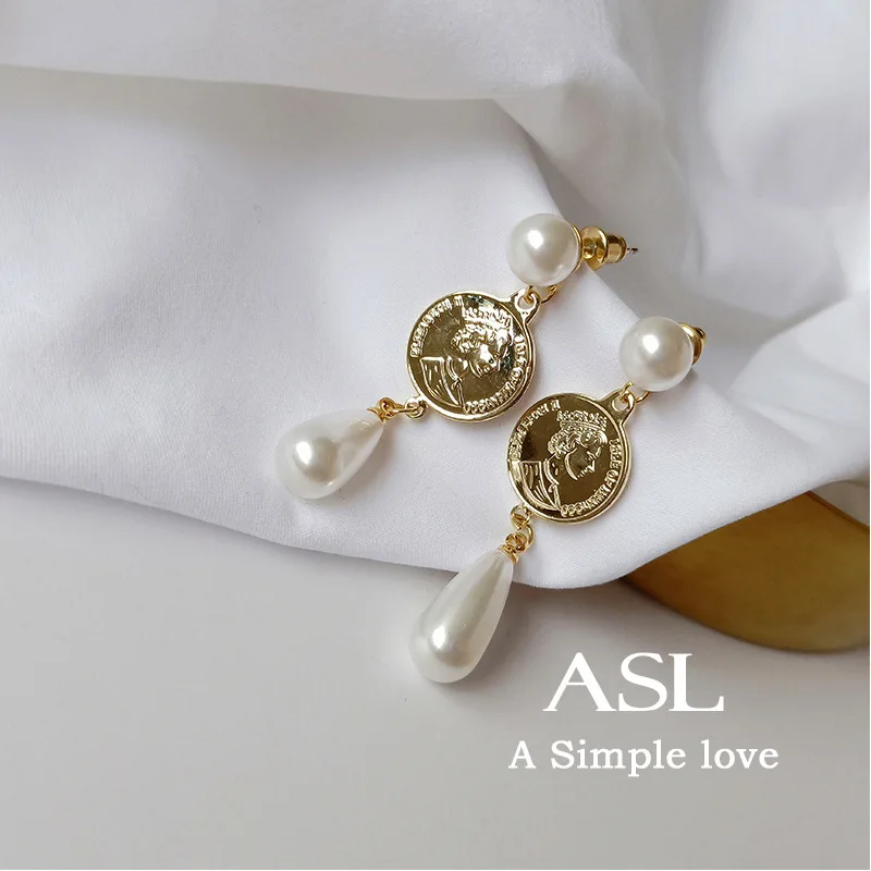 

Ladies Stylish Coin Pendant Baroque Pearl Earrings for Women Female Fashion Elegant S925 Silver Needle Earring Drop Shipping