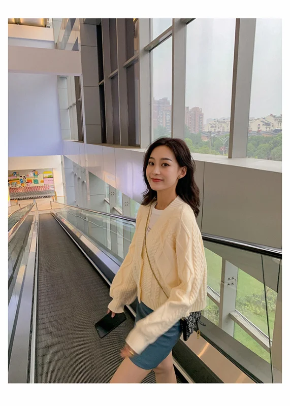 Мягкий молочно синий свитер кардиган женский короткий маленький широкий| |